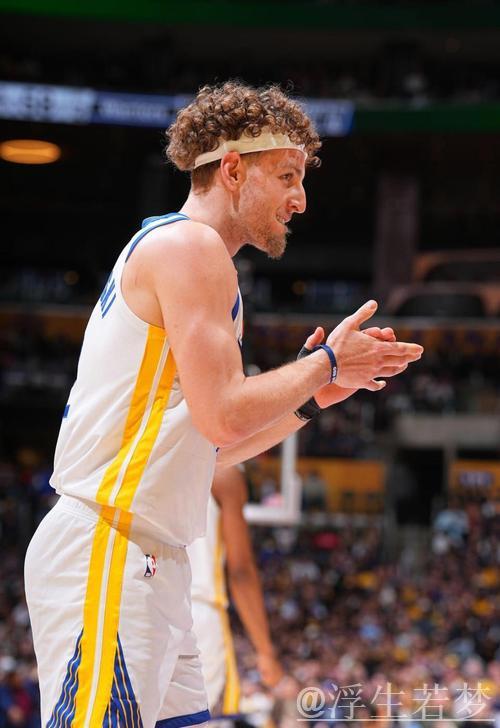 波杰姆斯基出战22分钟，投篮命中率低，取得2分2篮板4助攻